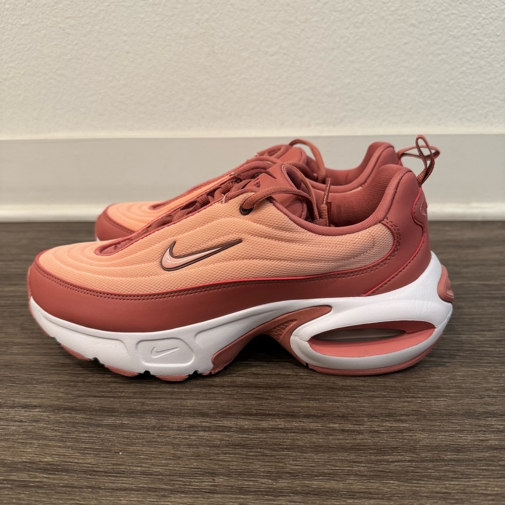 NIKE AIR MAX PORTAL womens sz 9